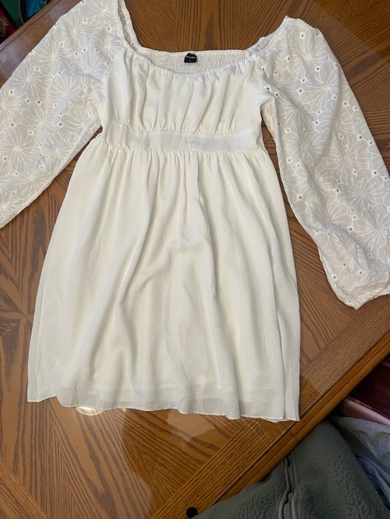 cicidudu Dresses & Skirts - White Eyelet Puff-Sleeve Mini Dress